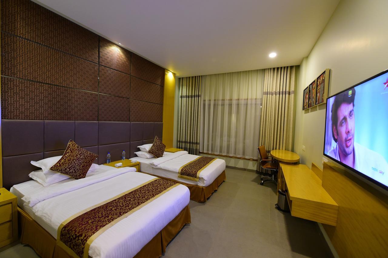 Hotel H - Sandhill Hotels Private Limited Anand Luaran gambar