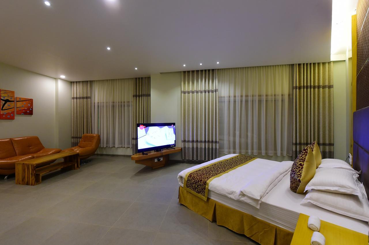 Hotel H - Sandhill Hotels Private Limited Anand Luaran gambar