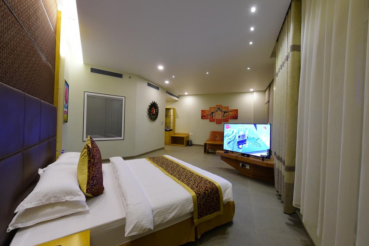 Hotel H - Sandhill Hotels Private Limited Anand Luaran gambar