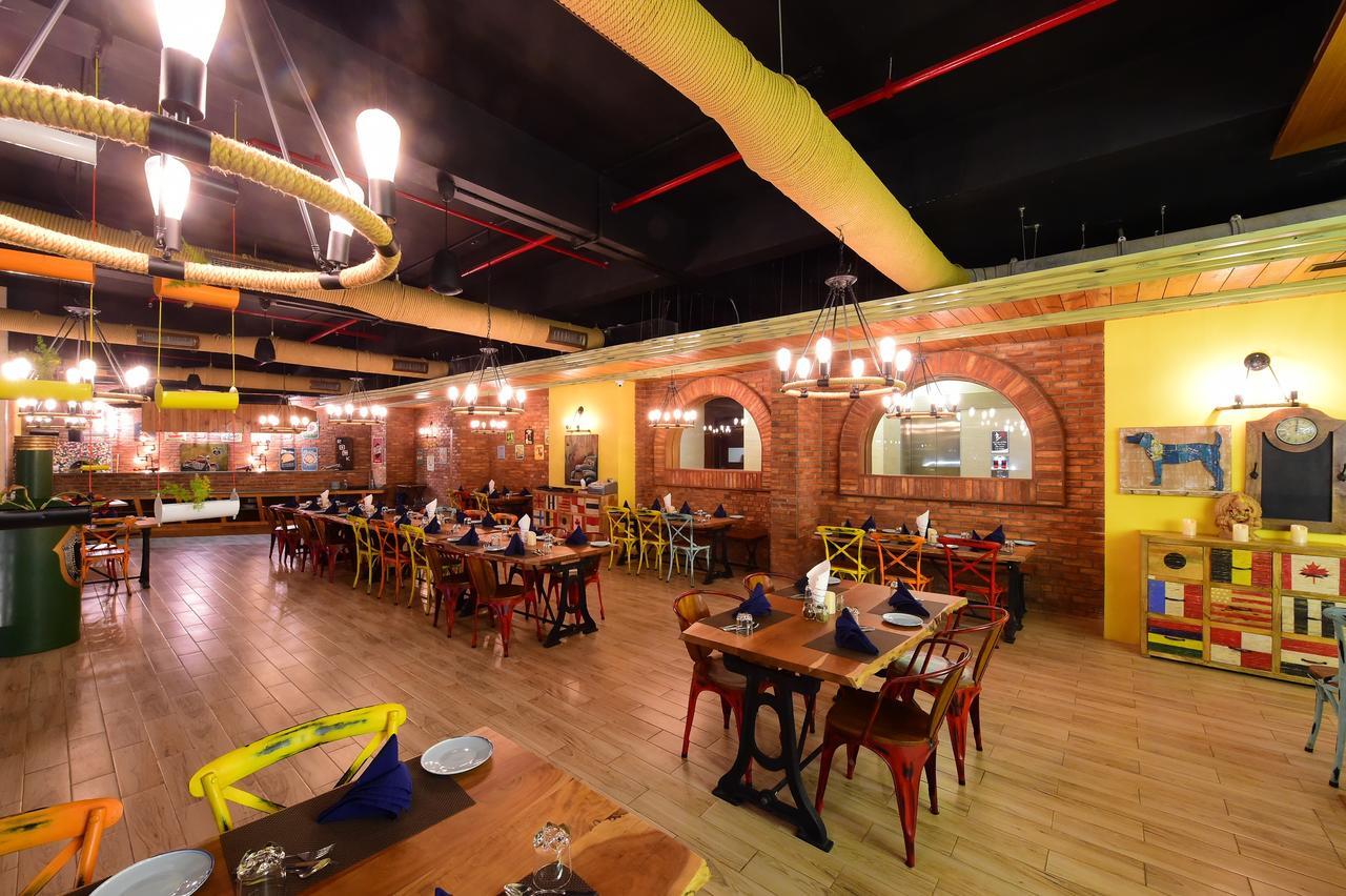 Hotel H - Sandhill Hotels Private Limited Anand Luaran gambar