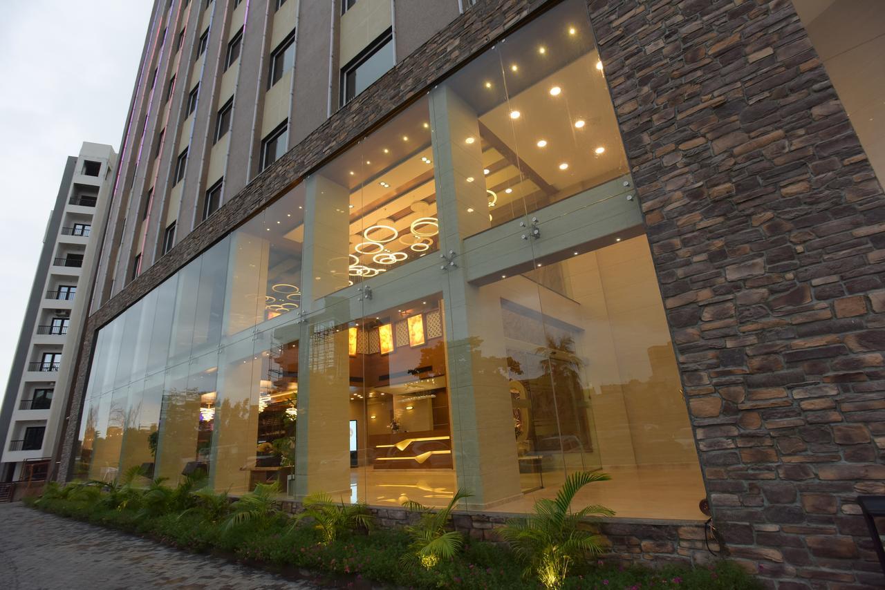 Hotel H - Sandhill Hotels Private Limited Anand Luaran gambar