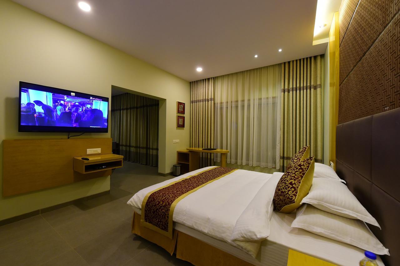 Hotel H - Sandhill Hotels Private Limited Anand Luaran gambar