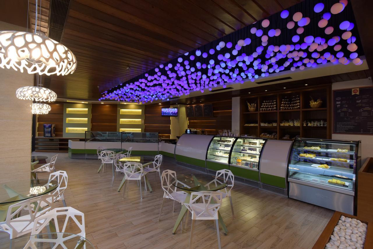 Hotel H - Sandhill Hotels Private Limited Anand Luaran gambar