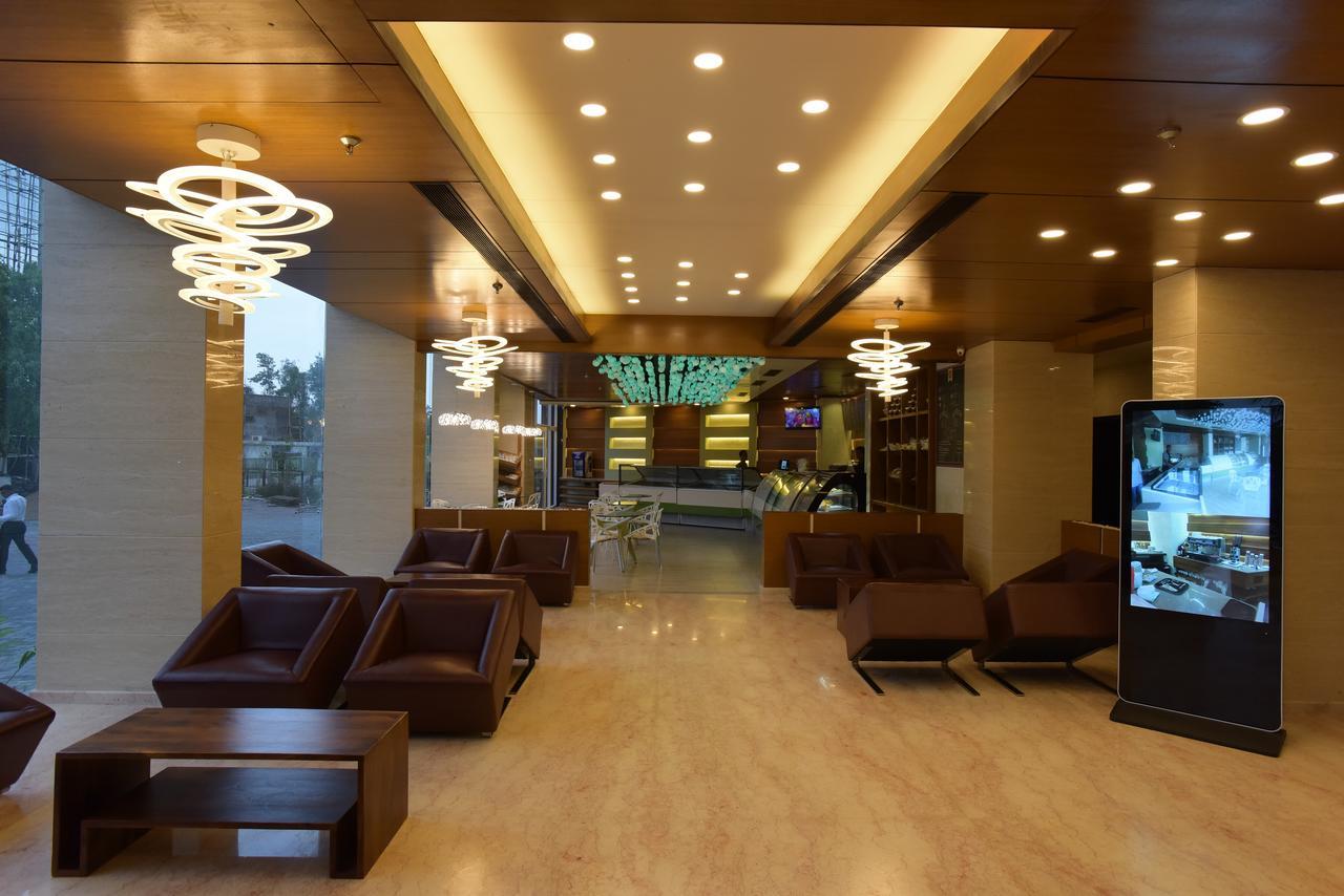 Hotel H - Sandhill Hotels Private Limited Anand Luaran gambar