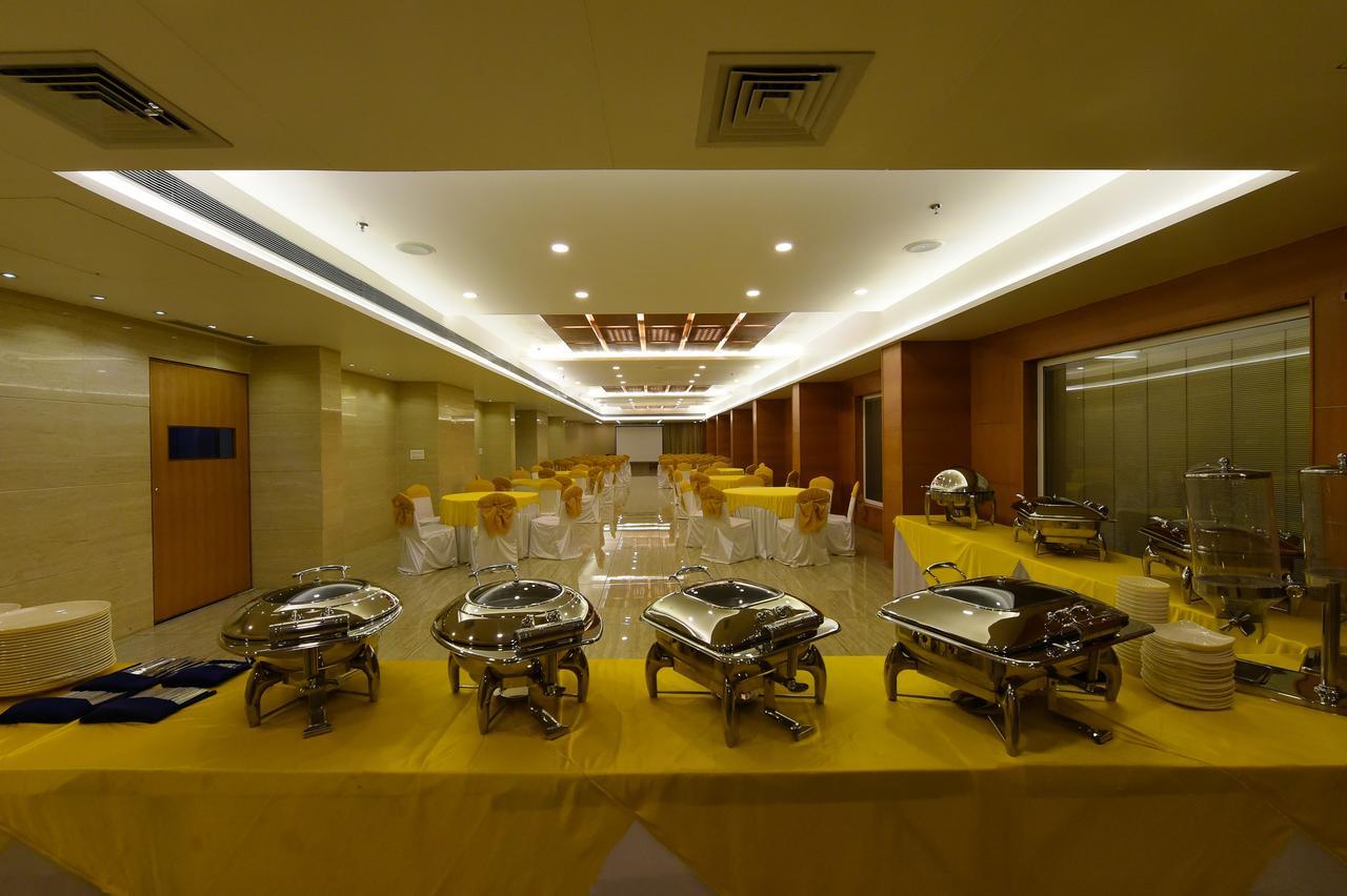 Hotel H - Sandhill Hotels Private Limited Anand Luaran gambar