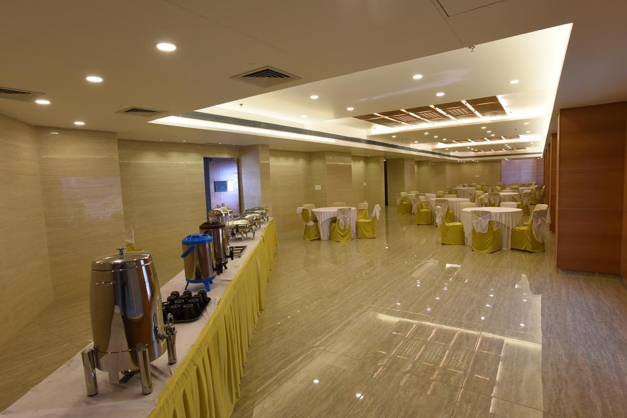 Hotel H - Sandhill Hotels Private Limited Anand Luaran gambar