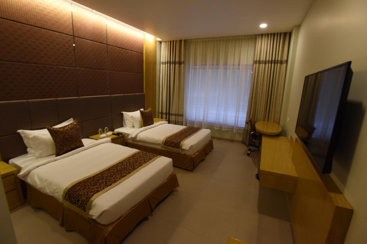 Hotel H - Sandhill Hotels Private Limited Anand Luaran gambar