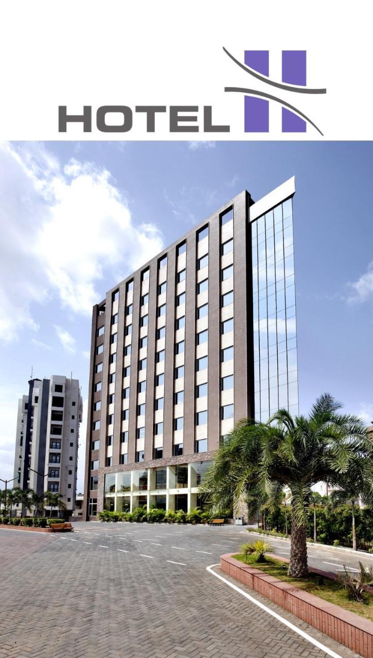 Hotel H - Sandhill Hotels Private Limited Anand Luaran gambar