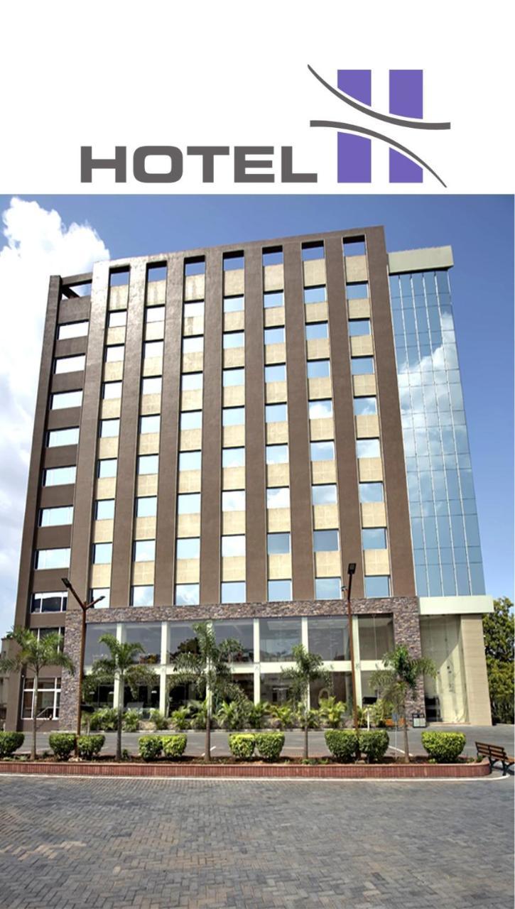 Hotel H - Sandhill Hotels Private Limited Anand Luaran gambar